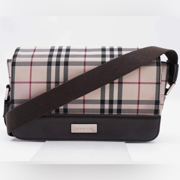 Burberry Handbags - Burberry crossbody bag